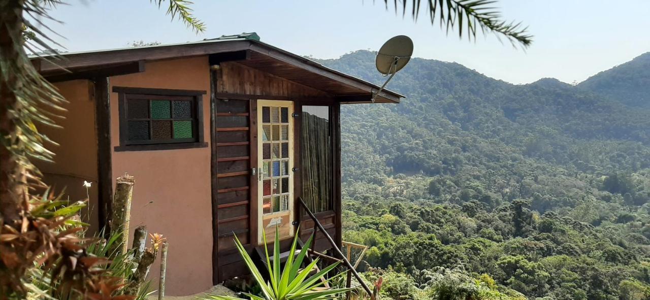 הוילה לומיאר Chale Pakere Bellavista - Visao Magnifica Do Vale E Montanhas A Mais De Mil Metros De Altitude, Wi-Fi, Sauna, Piscina E Agua De Nascente מראה חיצוני תמונה